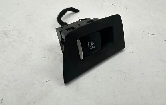 BMW 5 G30 G31 Electric window control switch 9337031