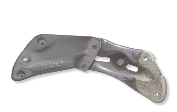 Skoda Yeti (5L) Fender mounting bracket 5L0821141