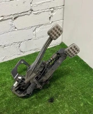 Mercedes-Benz A W169 Pedal assembly A1692902401 4010047C 338632