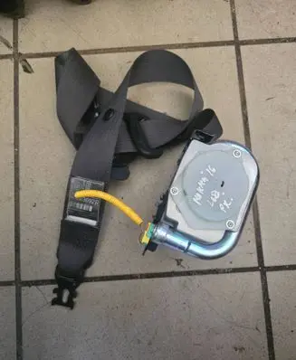 Opel Mokka Front seatbelt 42353692