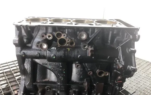 Audi A5 8T 8F Engine block CJE