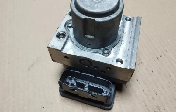 Honda Accord ABS Pump 8D08D0228 7Z04G