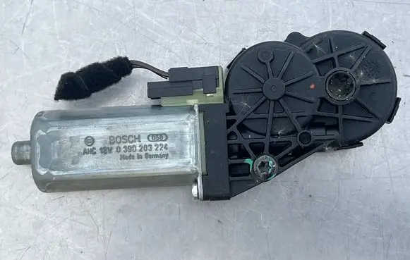 Volkswagen Phaeton Seat adjustment motor 0390203224