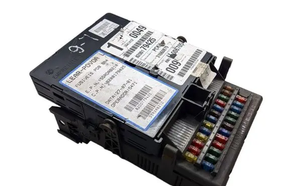 Renault Laguna II Fuse module 518095419 8200148809A 8200004201E