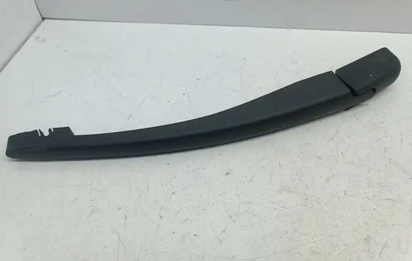 Rear wiper blade arm