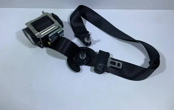 Mercedes-Benz Sprinter W907 W910 Front seatbelt A9078600700 9078600700 633937200