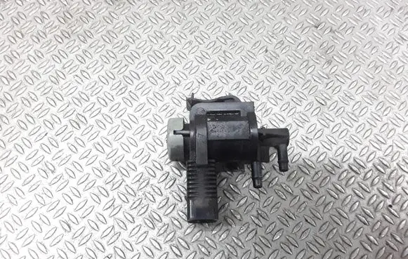 Vacuum valve
