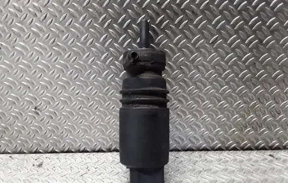 Volkswagen Phaeton Windscreen/windshield washer pump