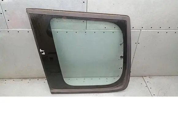 Nissan X-Trail T30 Rear side window 