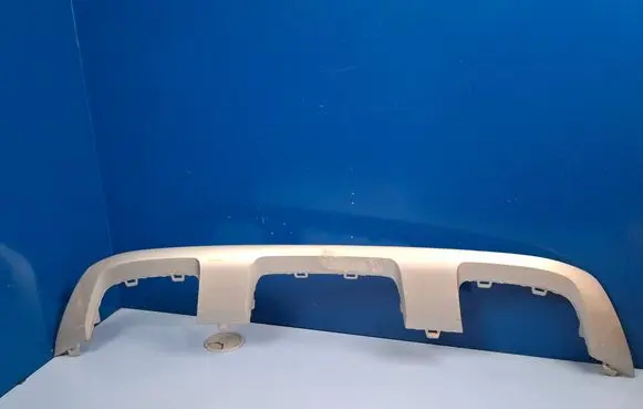 Front bumper lip