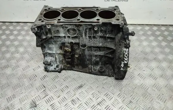 Mercedes-Benz A W176 Engine block R2700106100 270910