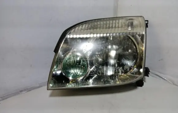 Nissan X-Trail T30 Headlight/headlamp