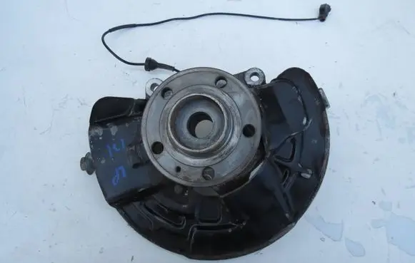 Volvo XC70 Front wheel hub spindle knuckle P30714274 9461943 1126002