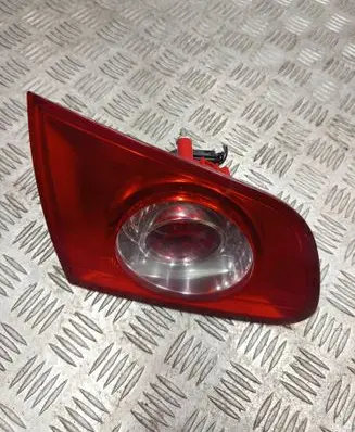 Tailgate rear/tail lights