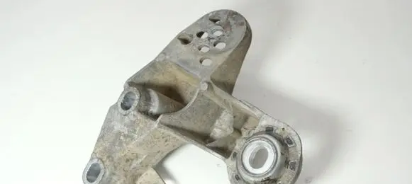 Audi A4 S4 B6 8E 8H Engine mounting bracket 8E0199351