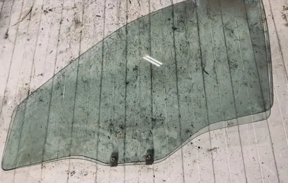 Mazda 626 Front door window glass four-door