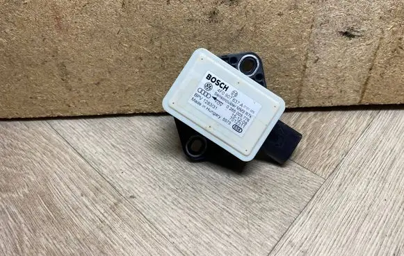 Audi A6 S6 C6 4F ESP acceleration yaw rate sensor 4F0907637A 0265005776
