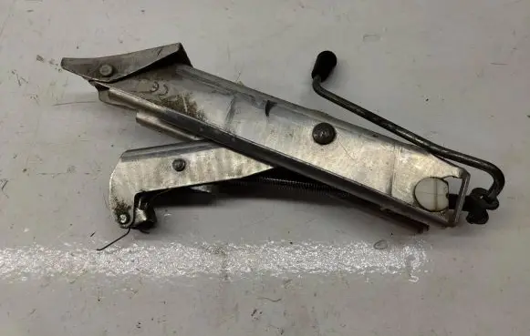 Volkswagen Polo Lift Jack 6Q0011031D BAT7SC00P