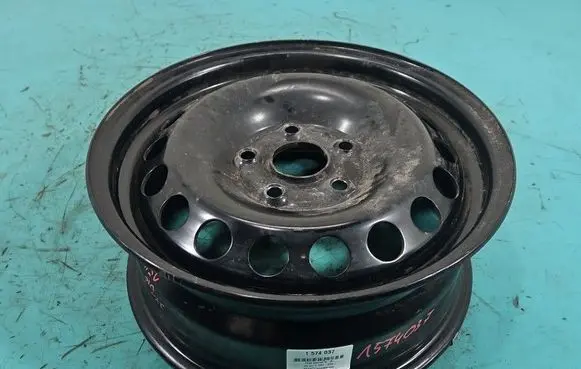 Volkswagen Golf V R15 steel rim IMPRK1574037