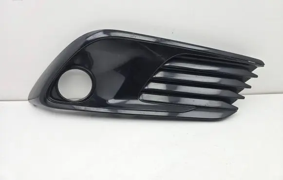 Toyota Auris E180 Front bumper lower grill 5203002210 148102580 5203002240