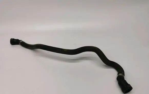 Volvo XC90 Engine coolant pipe/hose 31338396