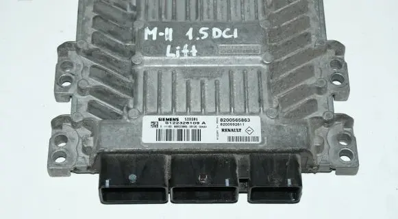 Renault Megane II Engine control unit/module 8200565863