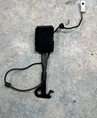 BMW i3 Front seatbelt buckle 7304150