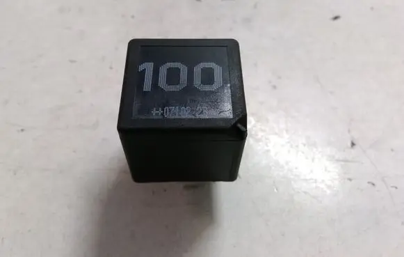 Skoda Octavia Mk2 (1Z) Other relay 7M0951253A