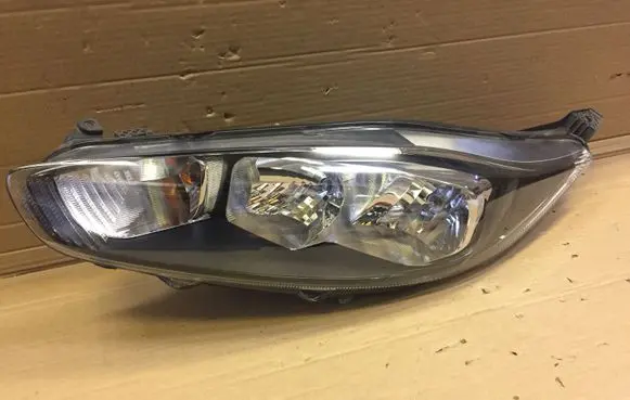 Ford Fiesta Headlight/headlamp C1BB13W030AC C1BB13W030
