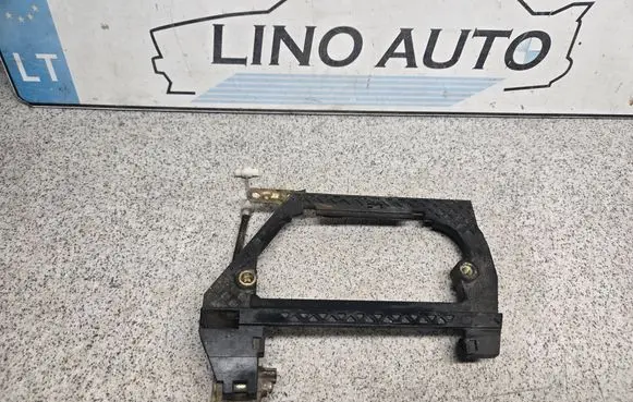 BMW 7 E38 Rear door exterior handle/bracket 51228245345