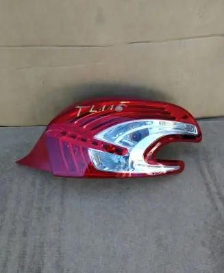 Peugeot 208 Rear/tail lights 9672628380