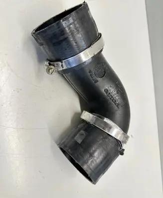 Volvo XC70 Intercooler hose/pipe 31338572