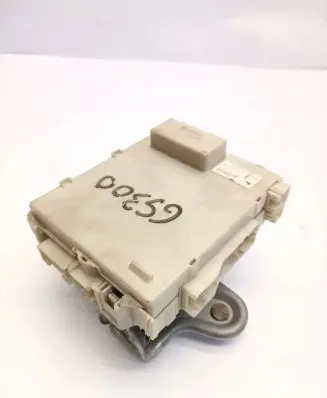 Lexus GS 300 350 430 450H Fuse box set 8267030250 6B090284
