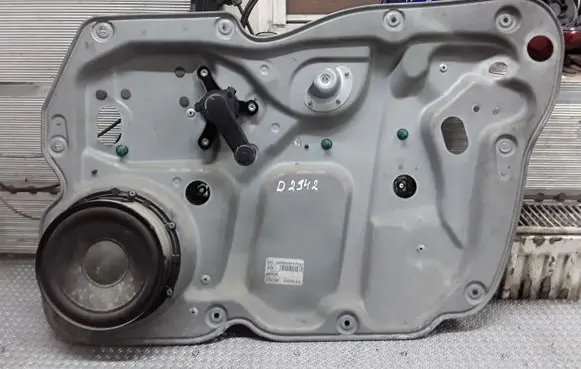 Volkswagen Caddy Front door manual window regulator 2K1837752BC