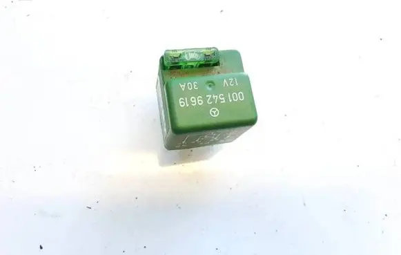 Mercedes-Benz C W202 Other relay 899886000 0015429619