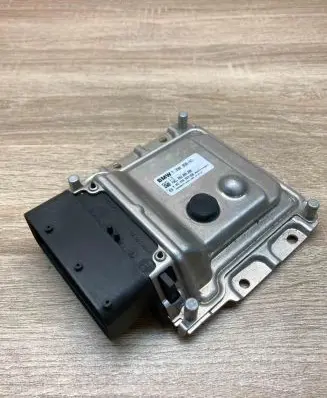 BMW 7 F01 F02 F03 F04 Engine control unit/module ECU 7390996 0281030822