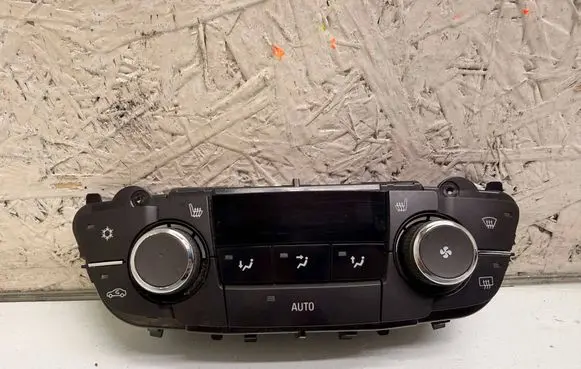 Opel Insignia A Climate control unit 13273096