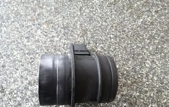 Volkswagen Touareg I Mass air flow meter 0281002735 03G906461C