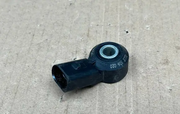 Audi A3 S3 8V Rear glass lock/latch E402 030905377D
