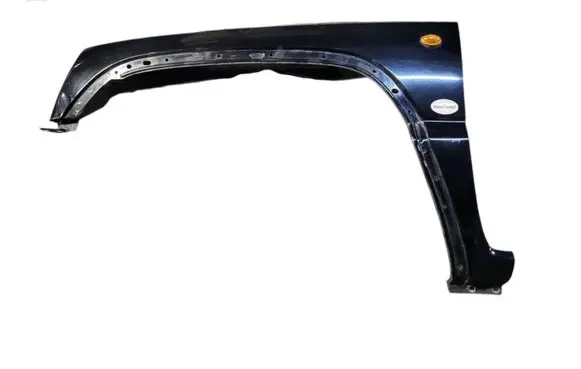 Jeep Cherokee III KJ Fender 