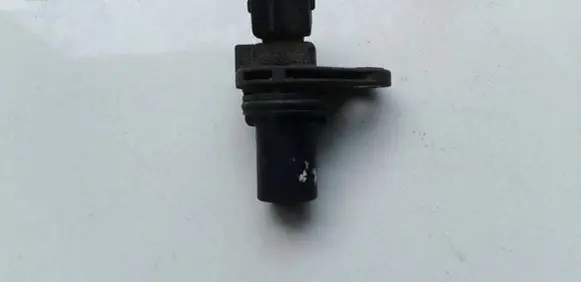 Ford Mondeo MK I Camshaft position sensor 12K073A1E