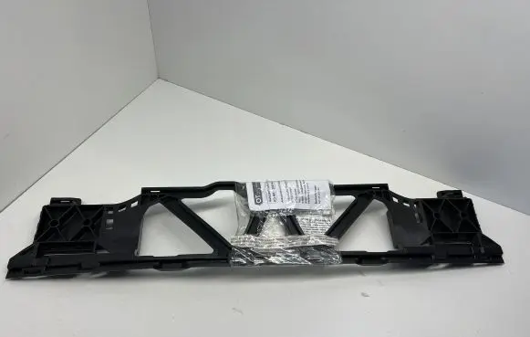 Mercedes-Benz E W212 Front bumper mounting bracket A2128852765