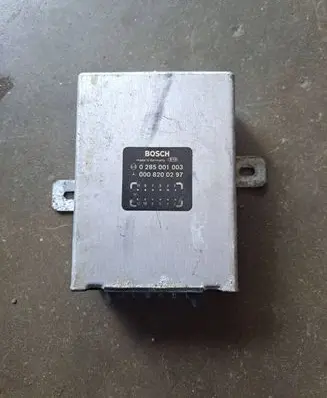 Mercedes-Benz SL R107 Seat control module 0008200297 0285001003