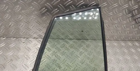 Toyota Prius (XW50) Rear vent window glass 6818847030