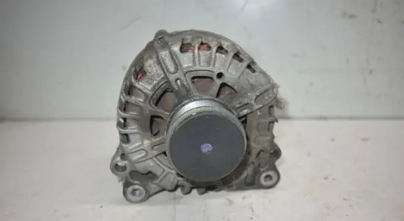 Volkswagen Tiguan Generator/alternator 03L903023F