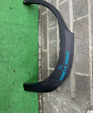 Front arch trim