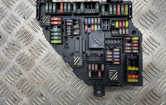 BMW 5 F10 F11 Fuse module 217033451F 01817335 9234424
