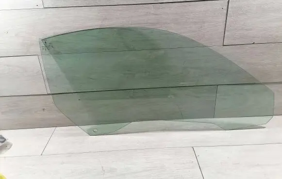 Ferrari California 149M Front door window/glass (coupe) 86774300