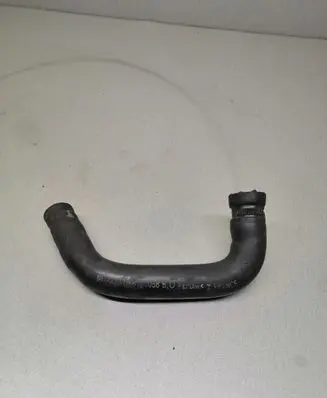 Audi A4 S4 B5 8D Engine coolant pipe/hose 058121058B