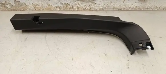 BMW i4 Tailgate trim 7487588